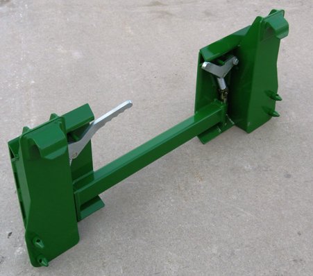 Adaptor JD 300/400/500 Loader to Skid Steer Attachments