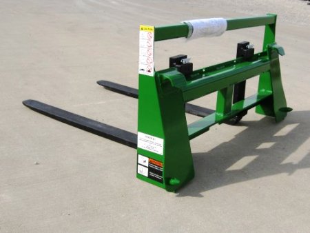 42" Pallet Forks 2000# for Compact Tractor w/JD200-300 Mount